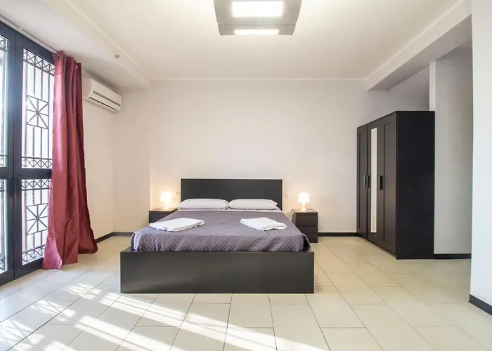 Royal Playa And -private Parking- Self Chek Out 4* Catania